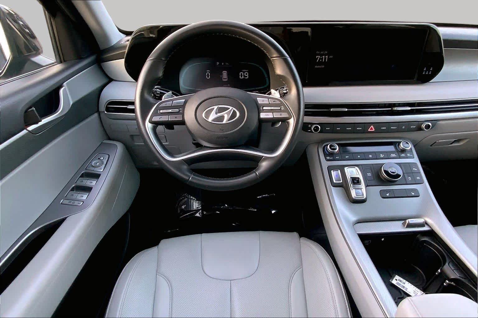 Used 2025 Abyss Black Pearl Hyundai SEL image 6