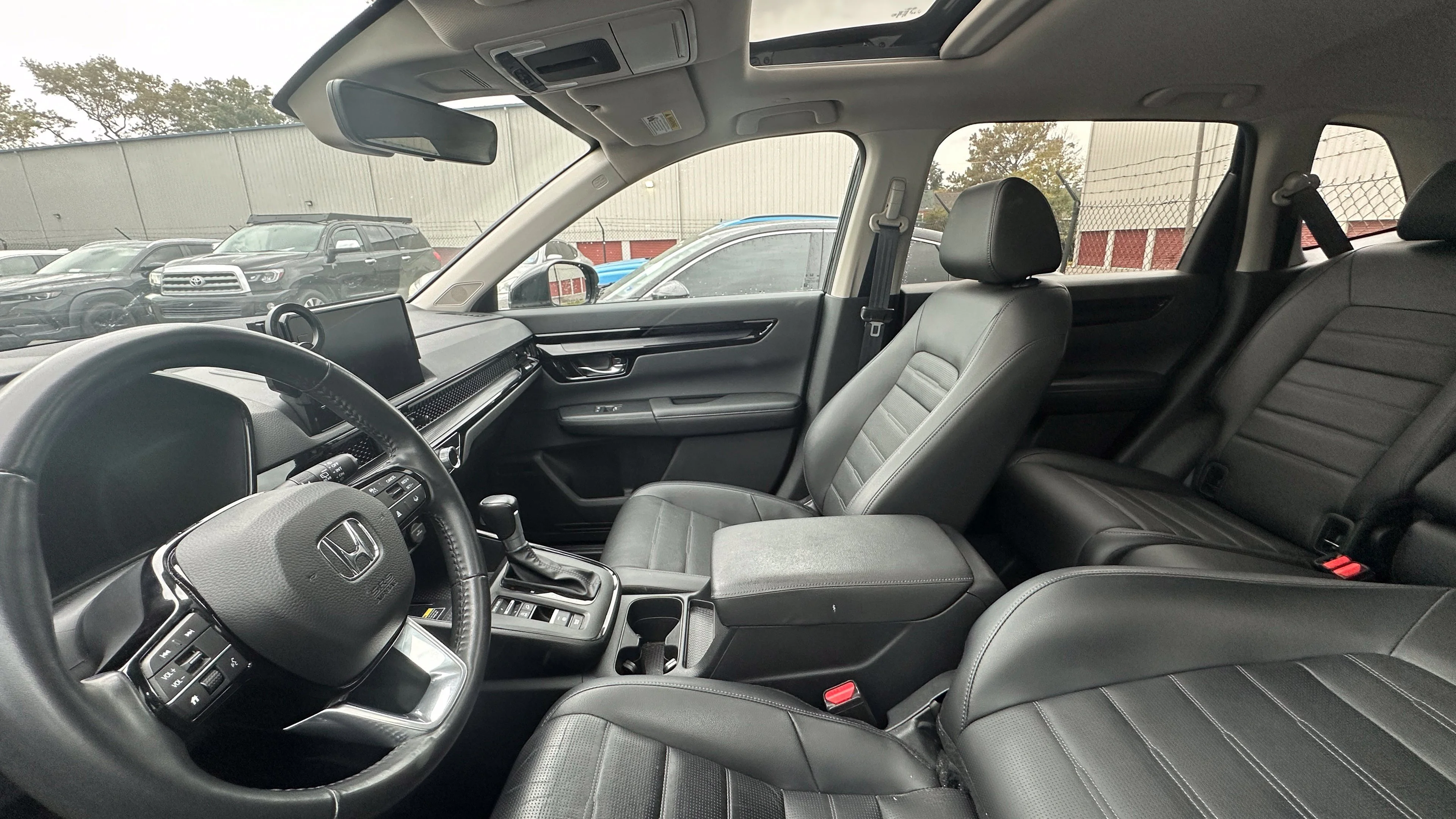 Used 2024 Crystal Black Pearl Honda EX-L image 5