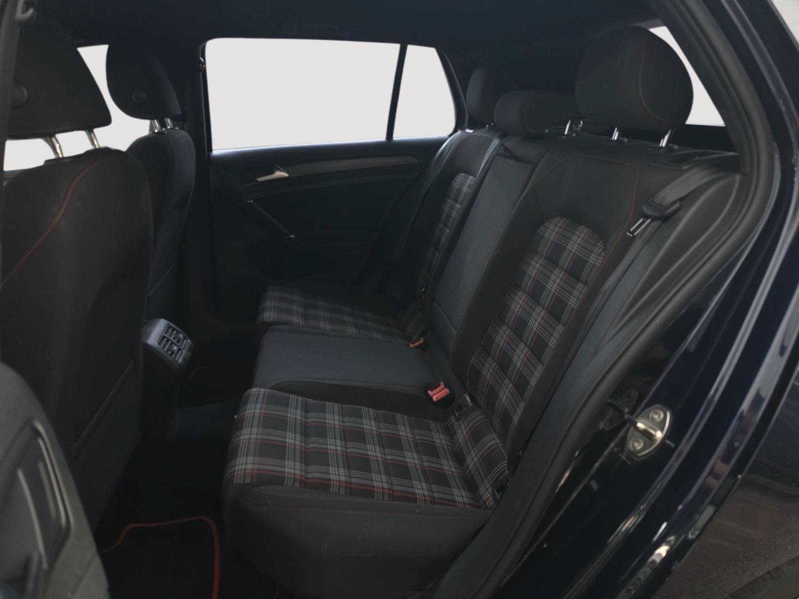 Used 2018 Night Blue Metallic Volkswagen S image 41