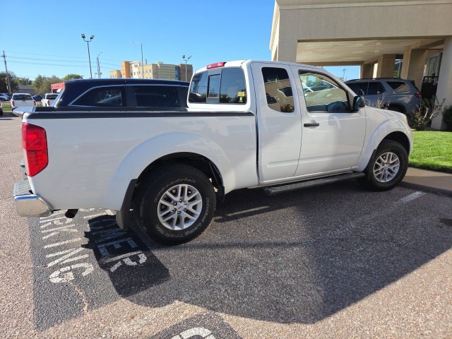 Used 2016 Glacier White Nissan SV image 5