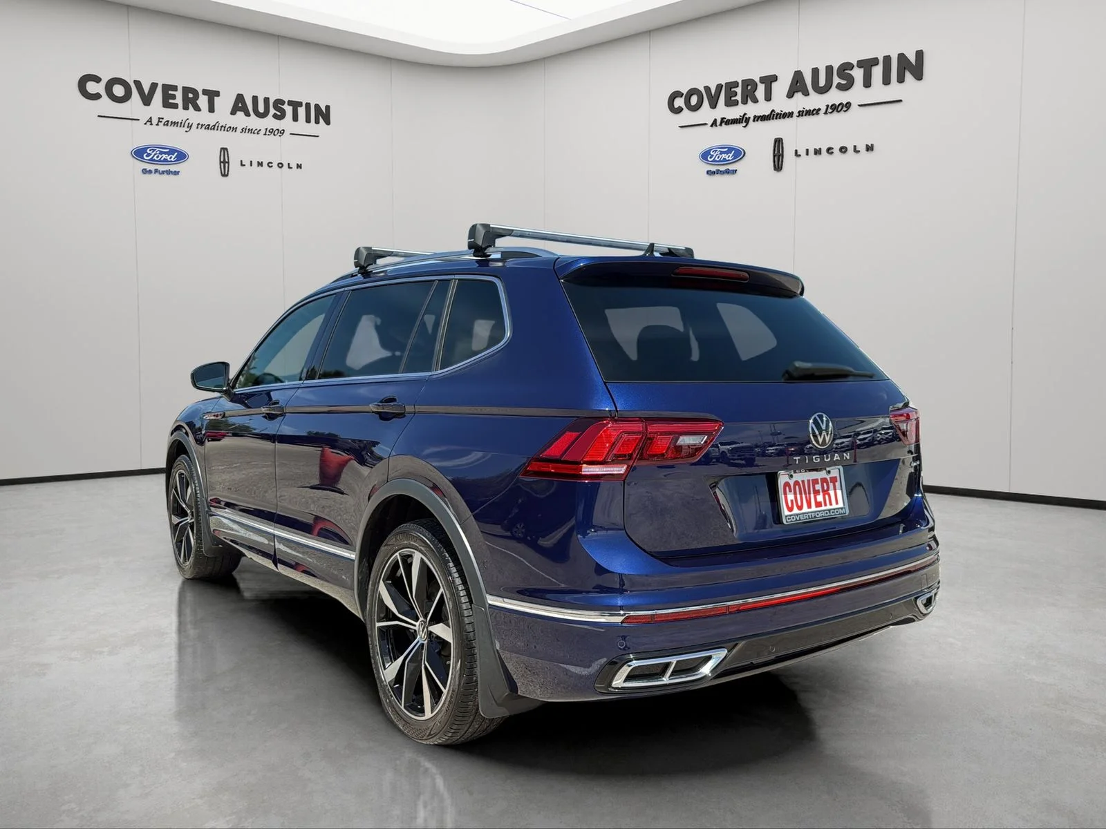Used 2024  Volkswagen 2.0T SEL R-Line image 3