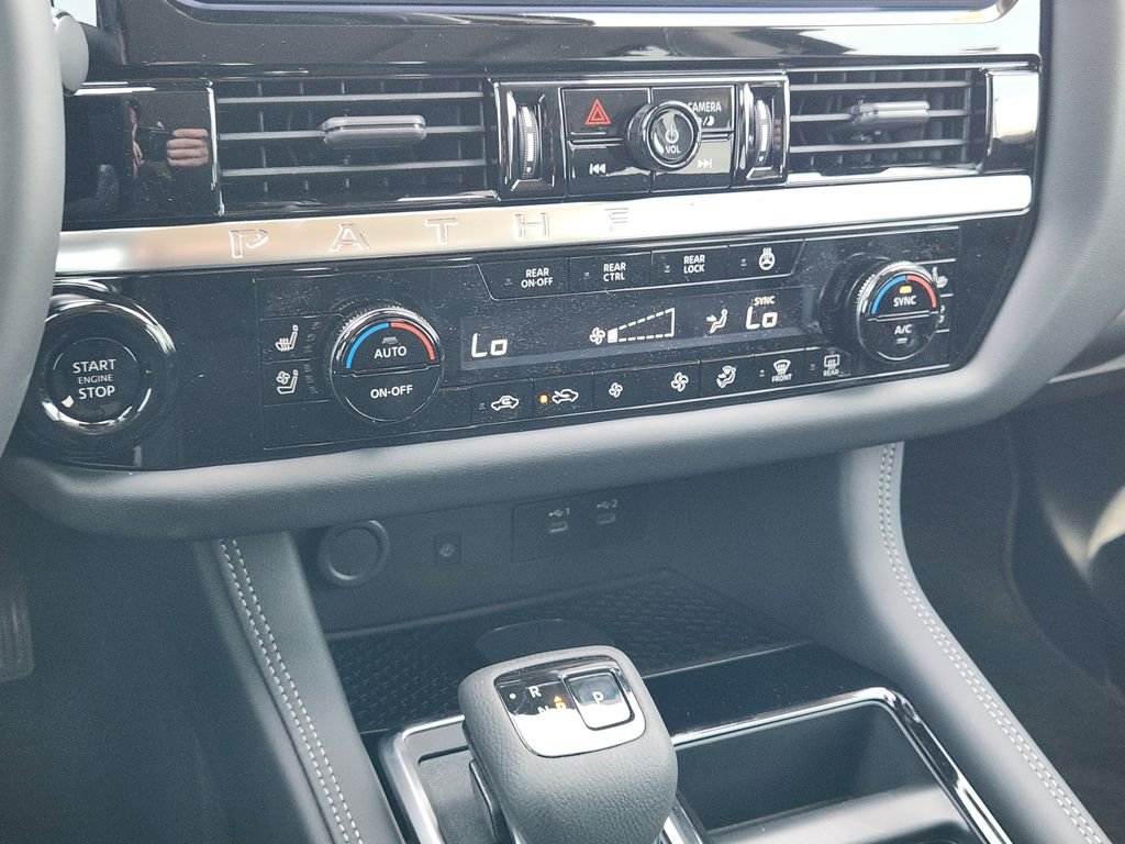 New 2026 Super Black Nissan Platinum image 19