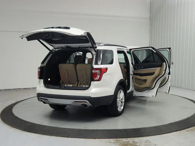 Used 2017 White Ford XLT image 15