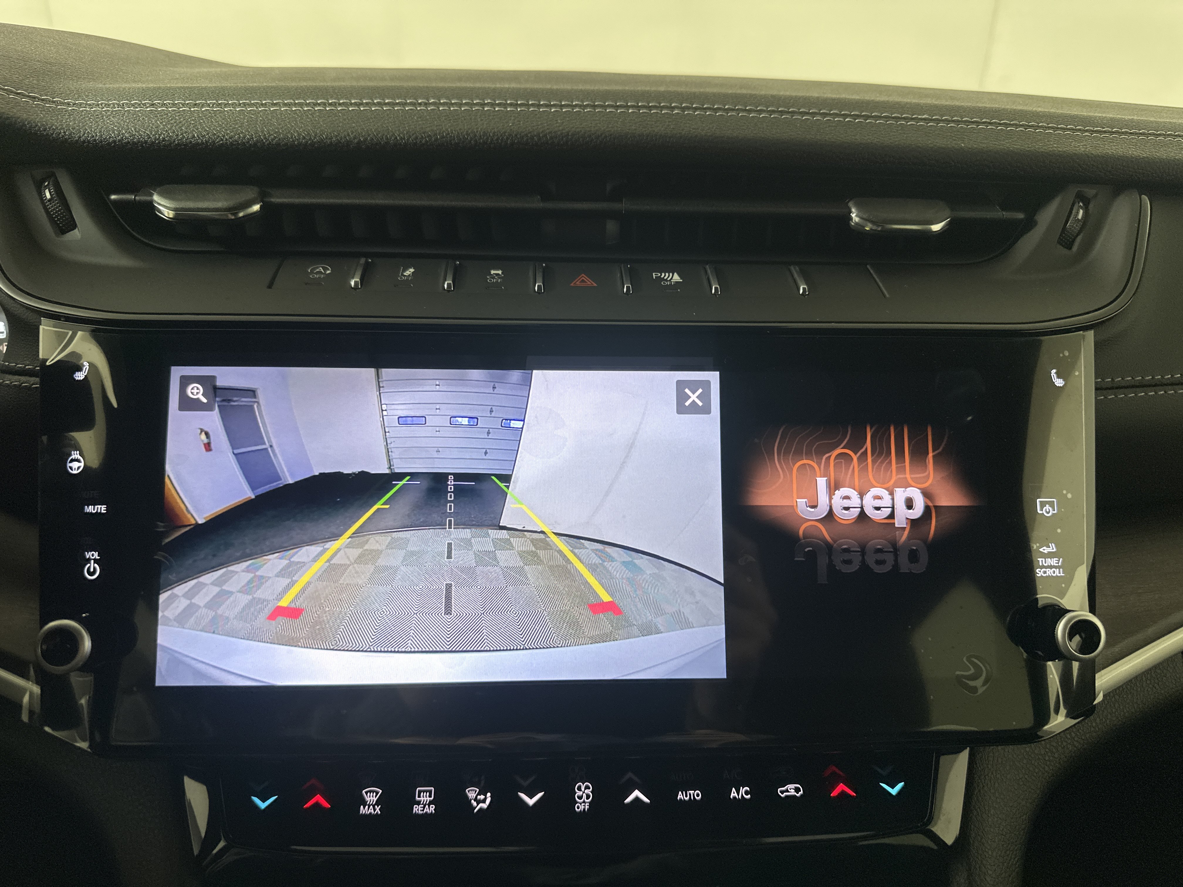 New 2026 Silver Zynith Jeep Laredo Altitude image 18