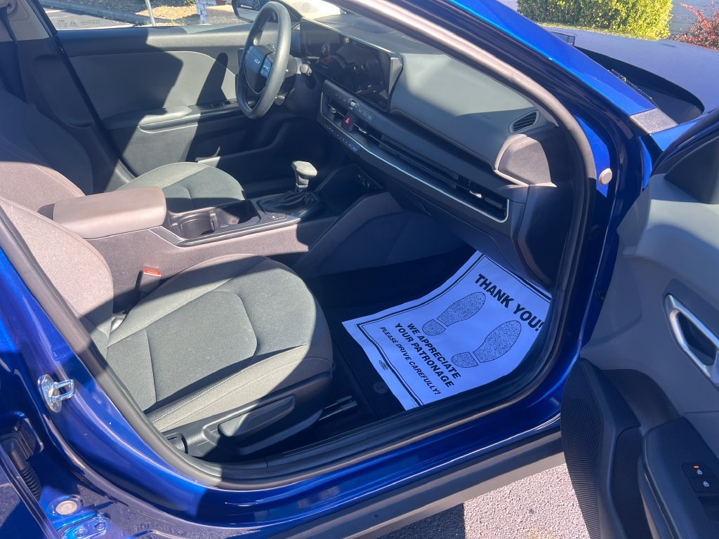 Used 2025 Blue Kia LXS image 26