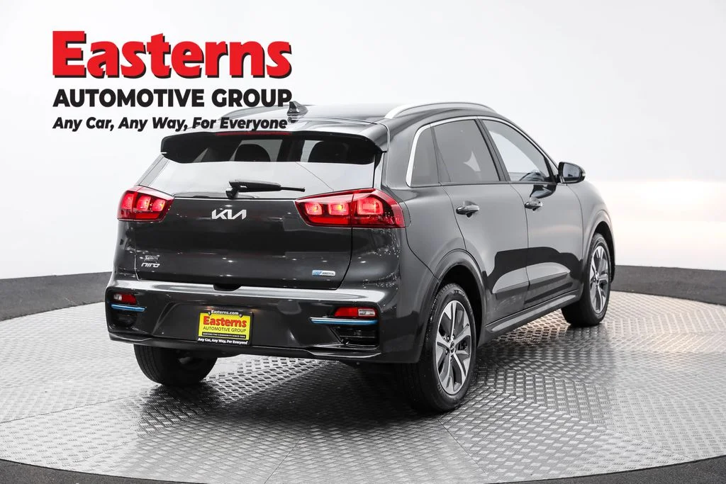Used 2022 Gray Kia EX image 5