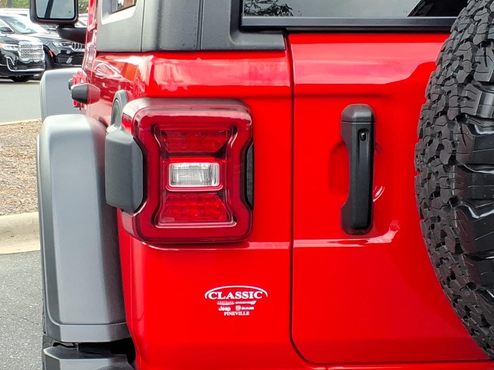 Used 2025 Firecracker Red Clearcoat Jeep Rubicon image 18