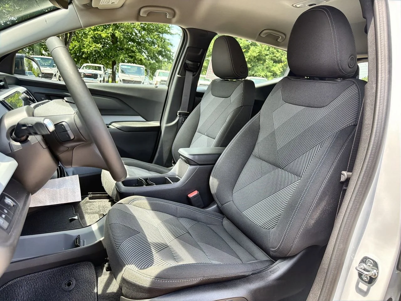 New 2027 Summit White Chevrolet LT image 16