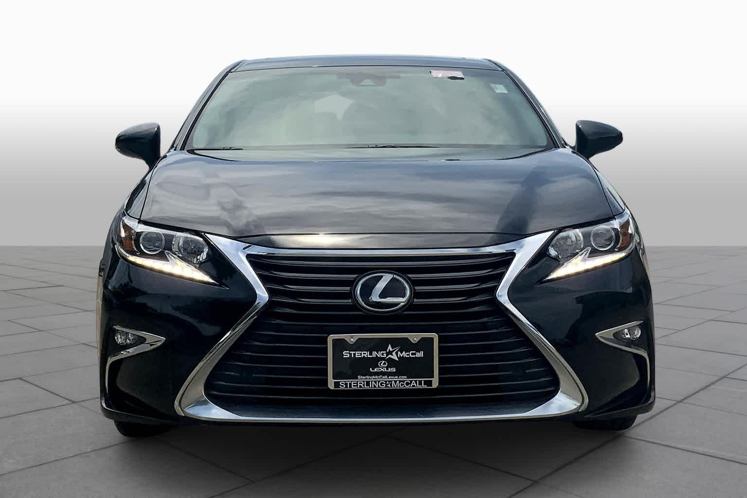 Used 2018 Obsidian Lexus  image 3
