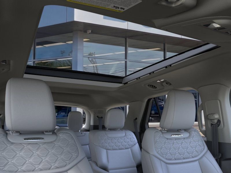 New 2026 White Ford Platinum image 22