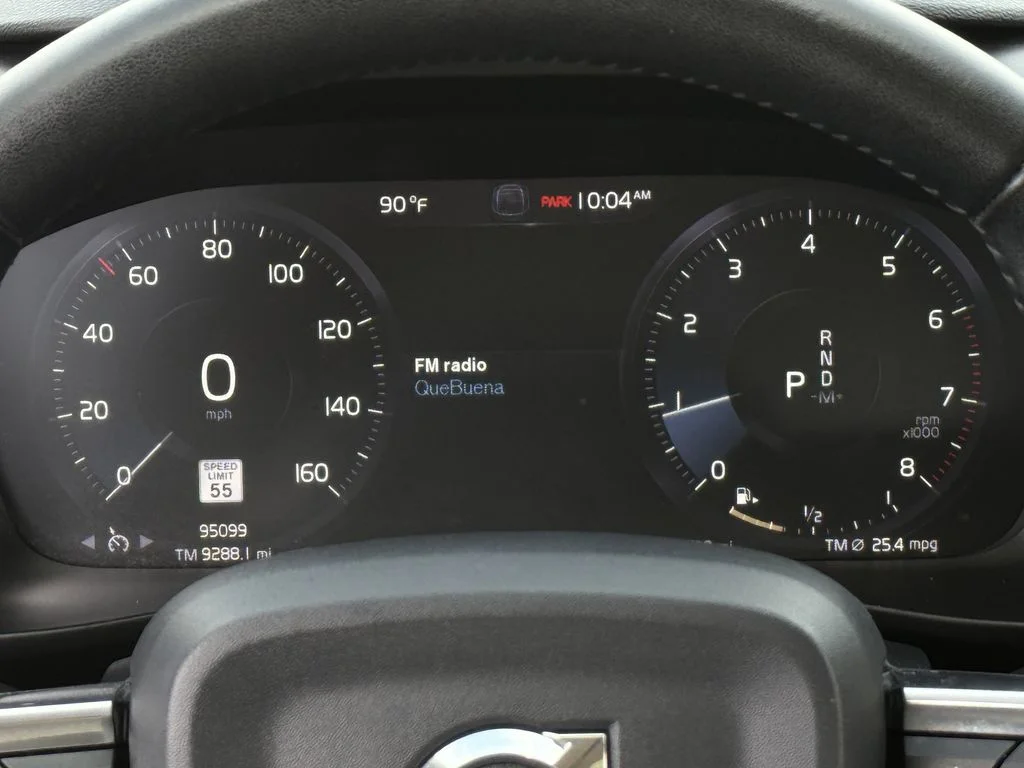 Used 2020 Black Volvo Momentum image 16
