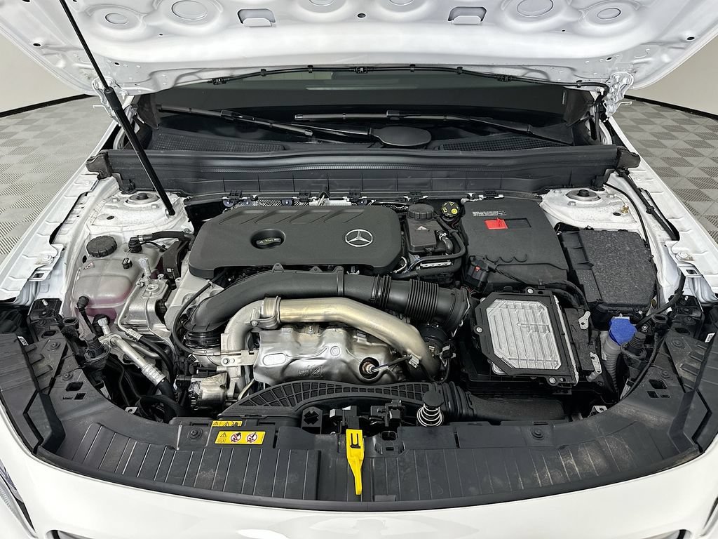 New 2026 Polar White Mercedes-Benz GLB 250 image 60