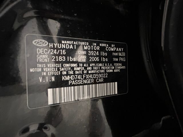 Used 2017 Black Hyundai SE image 20