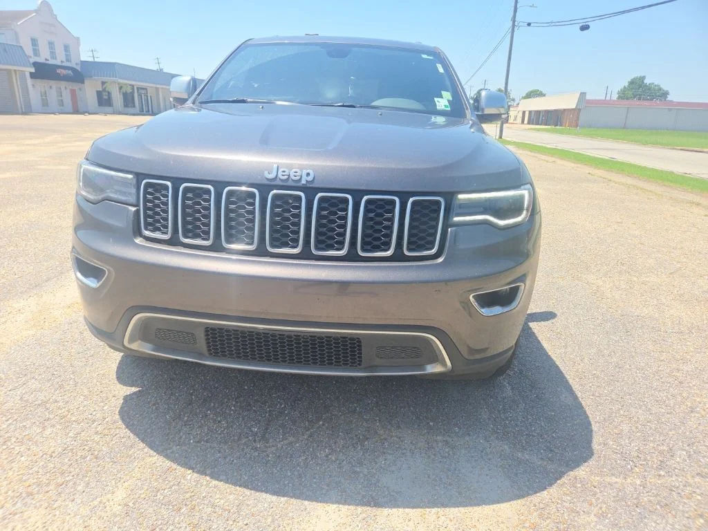 Used 2020 Gray Jeep Limited image 3