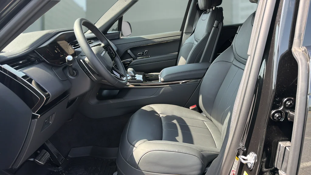 New 2026 Black Land Rover Dynamic SE image 16