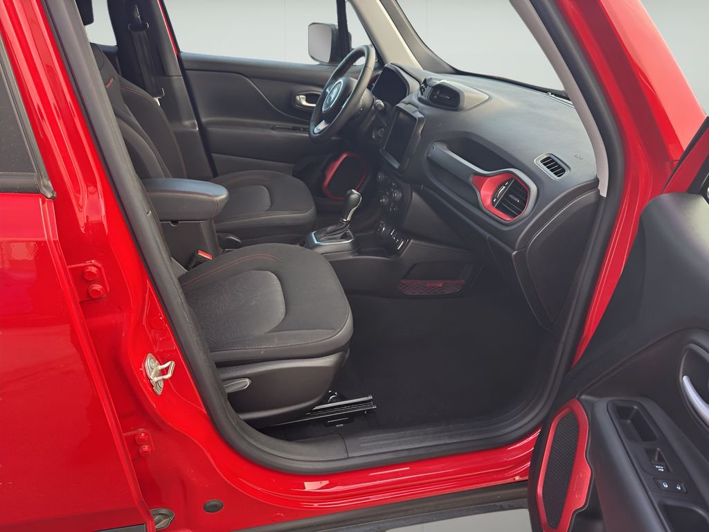 Used 2023 Colorado Red Clearcoat Jeep Trailhawk image 10
