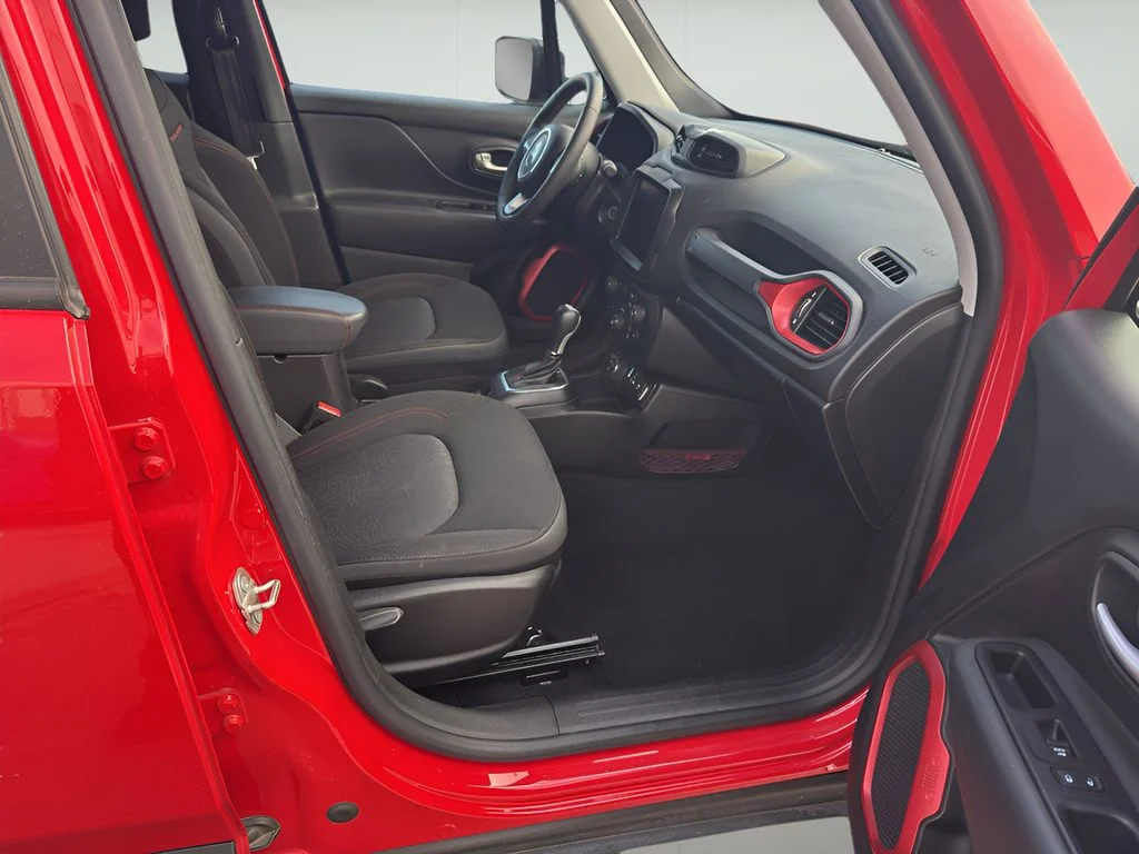 Used 2023 Colorado Red Clearcoat Jeep Trailhawk image 10