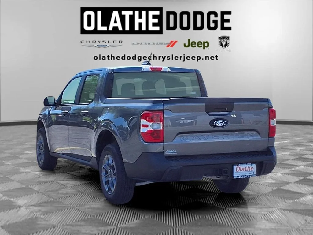 Used 2026 Gray Ford XLT image 3