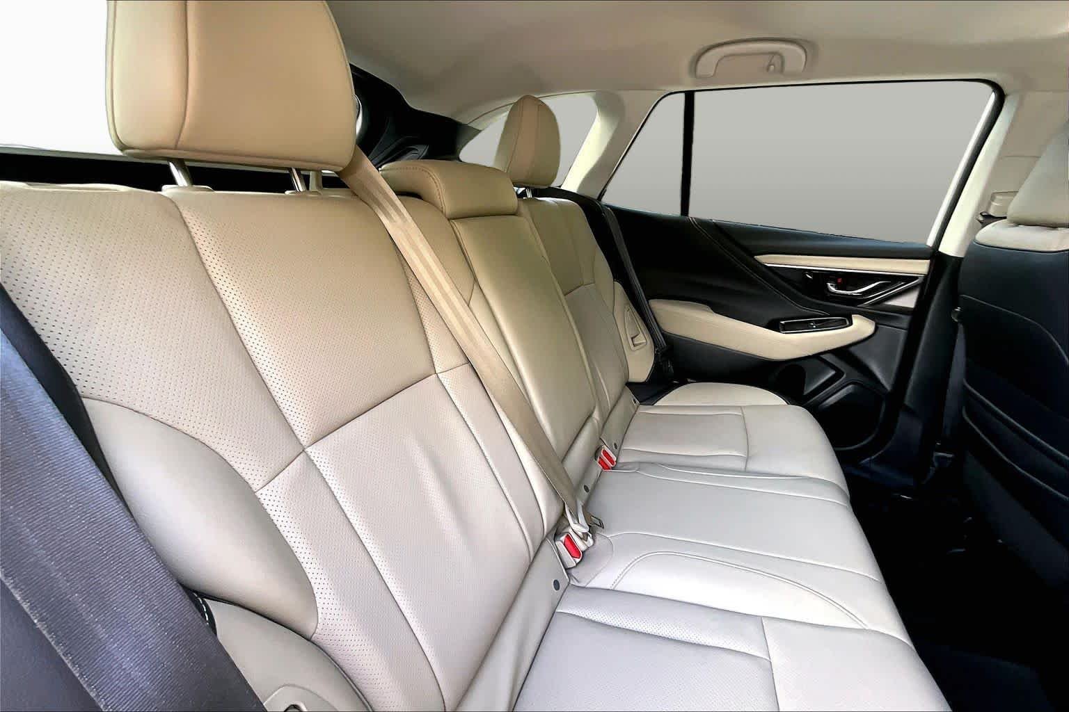 Used 2023 Crystal White Pearl Subaru Limited image 20