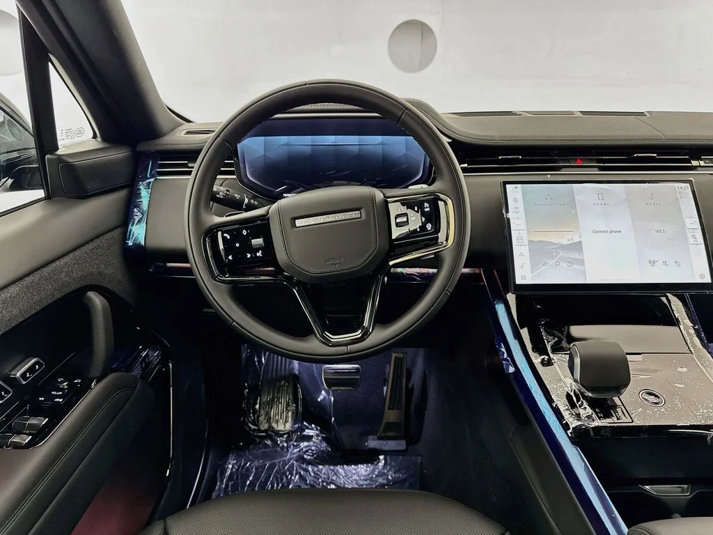 New 2027 Santorini Black Land Rover Dynamic SE image 23