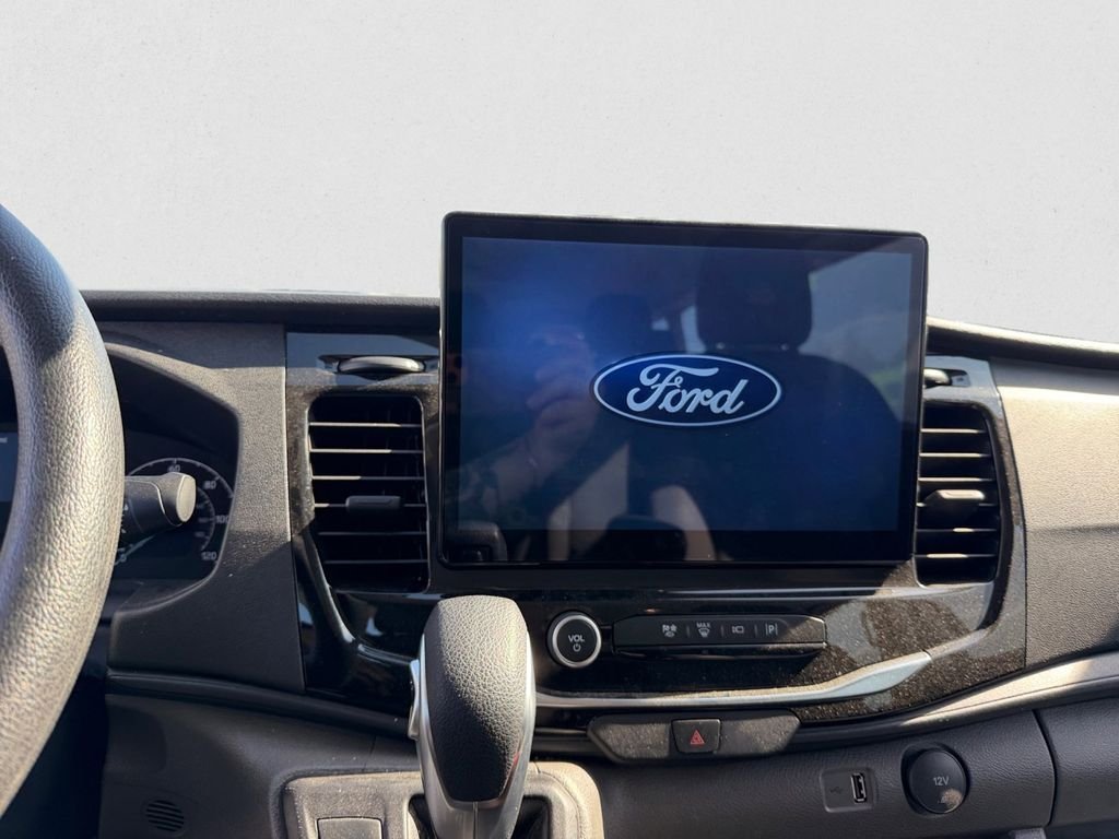 Used 2023 White Ford XLT image 9