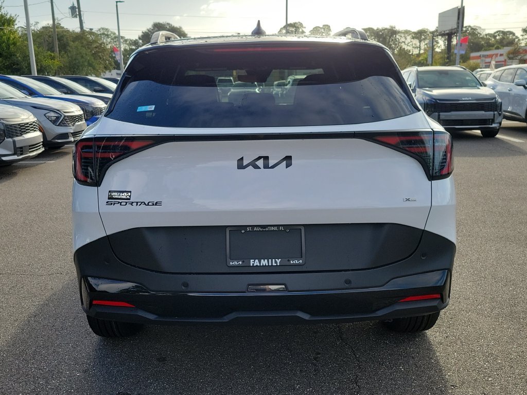 New 2027 Glacial White Pearl / Black Ro Kia X-Line image 5