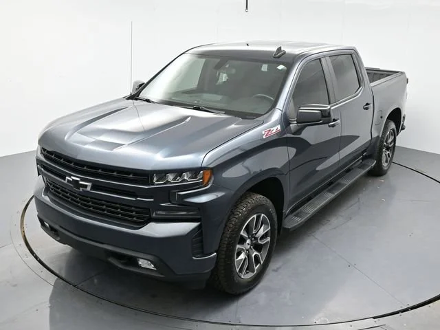 Used 2020 SHADOW GRAY METALLIC Chevrolet RST image 32