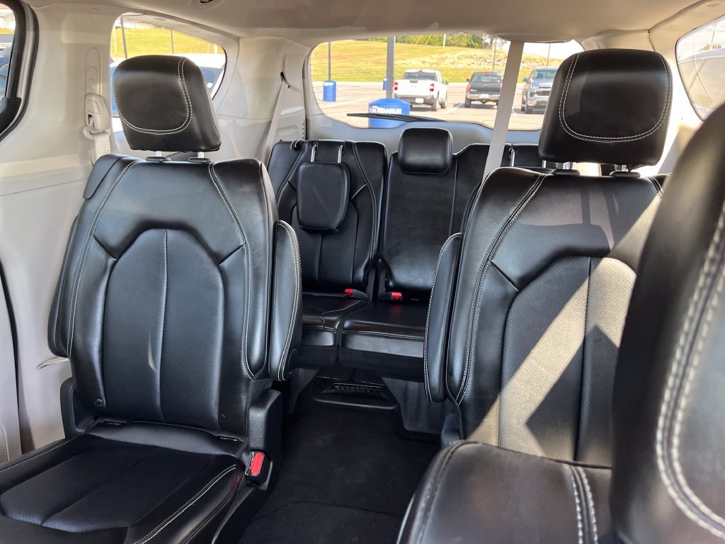 Used 2024 Silver Chrysler Touring L image 13