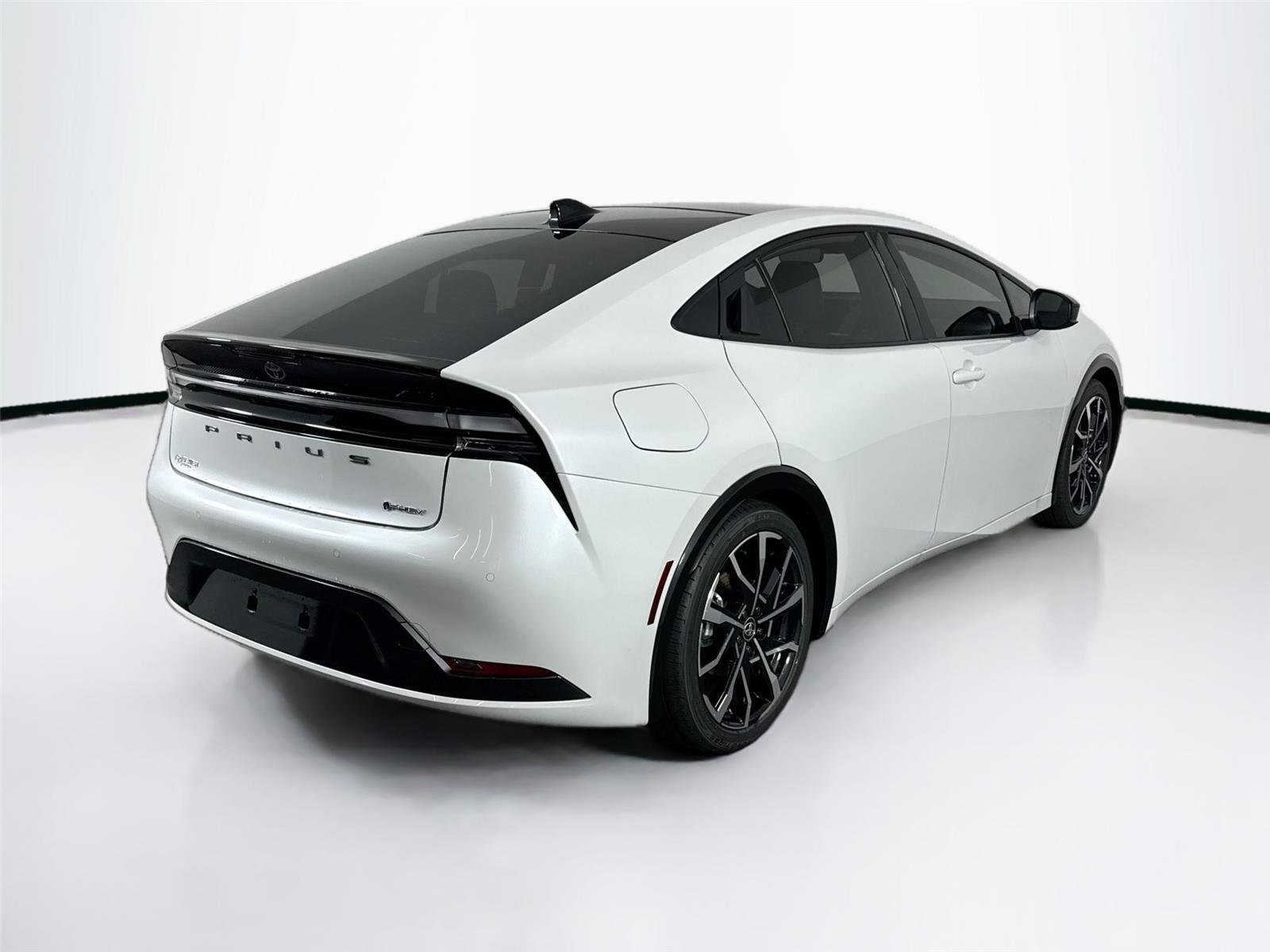 New 2026 Wind Chill Pearl Toyota XSE image 2