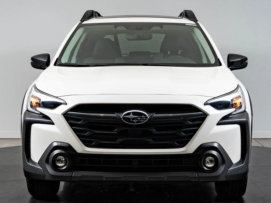 Used 2025 Crystal White Pearl Subaru Onyx Edition XT image 2