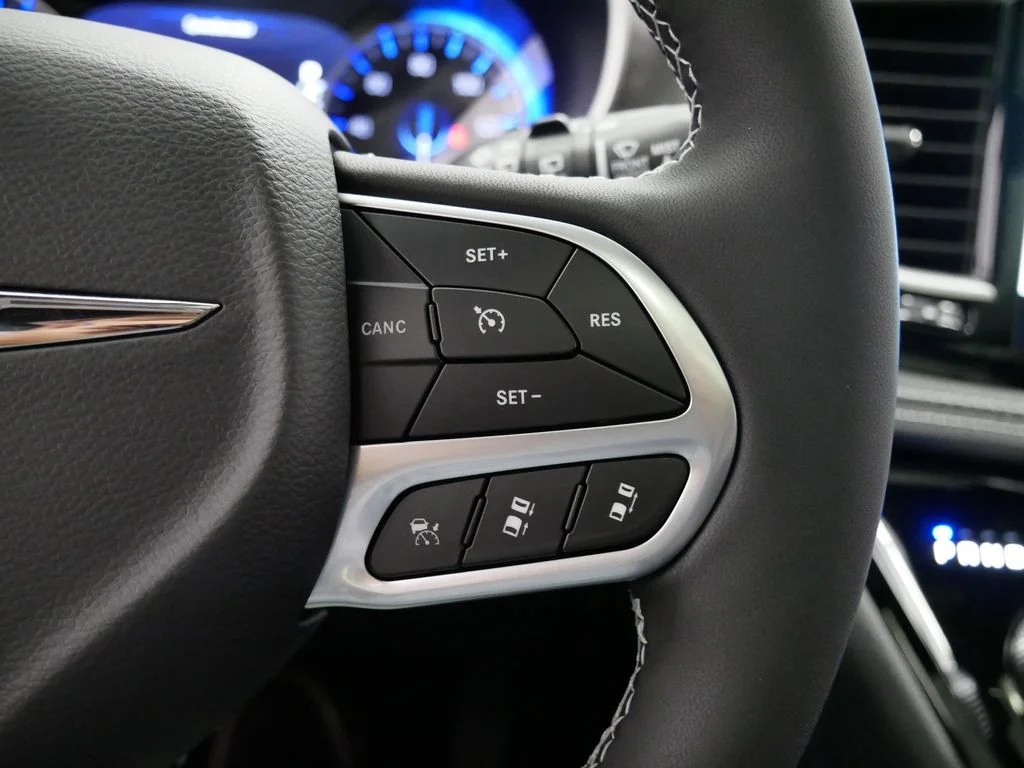 2026 Chrysler Pacifica Select - Photo 36