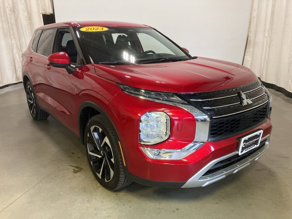 2023 Mitsubishi Outlander SE Special Edition S-AWC's photo