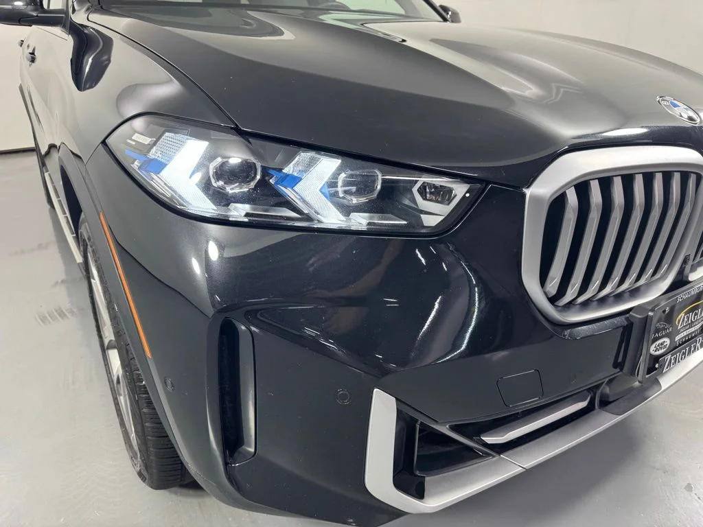 Used 2026 Black Sapphire Metallic BMW xDrive40i image 3