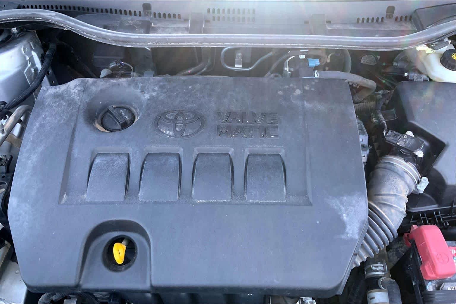 Used 2018 Classic Silver Metallic Toyota  image 32