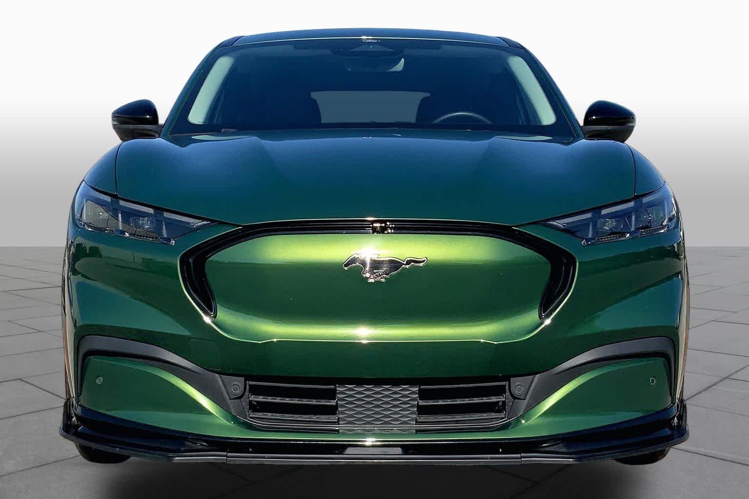 Used 2024 Eruption Green Metallic Ford Premium image 3