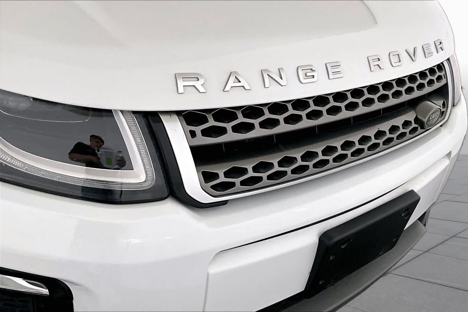 Used 2018 Fuji White Land Rover HSE image 29