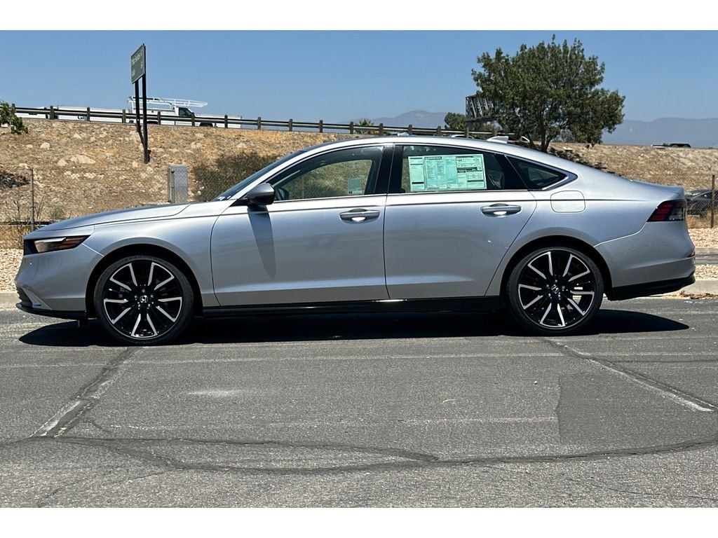 New 2026 Solar Silver Metallic Honda Touring image 8
