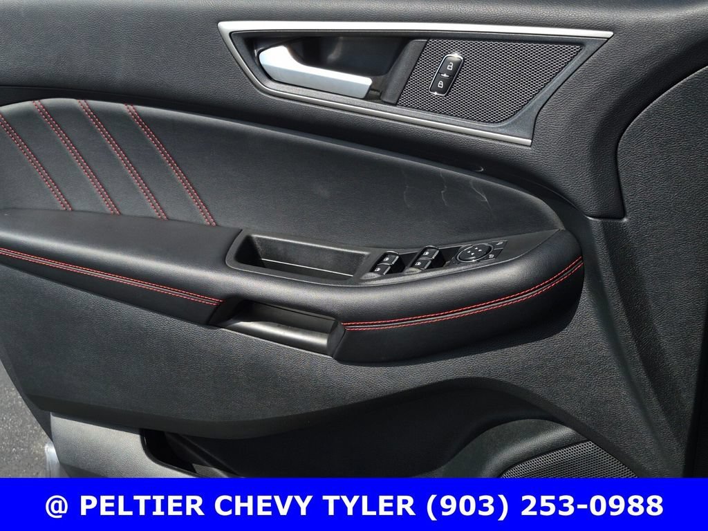 Used 2023  Ford SEL image 26
