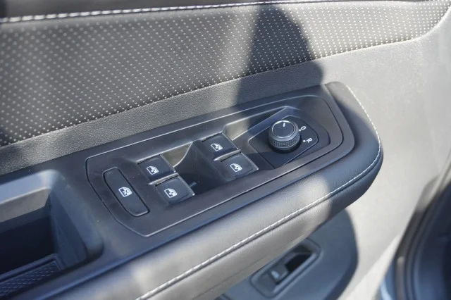 New 2026 Pure Gray Volkswagen 2.0T SE w/Technology image 17