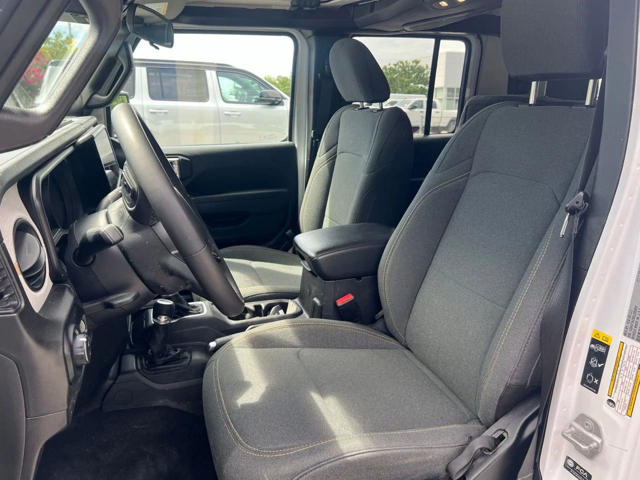 Used 2025 White Jeep Sport S image 12