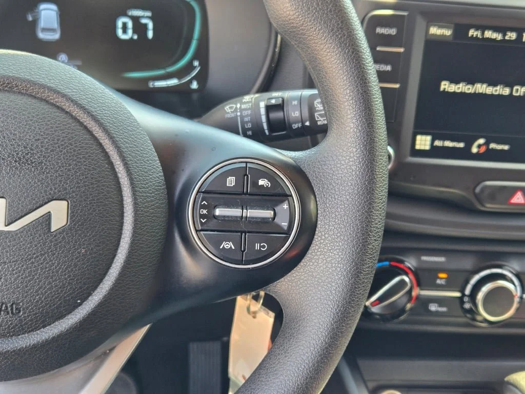 Used 2025 White Kia LX image 29