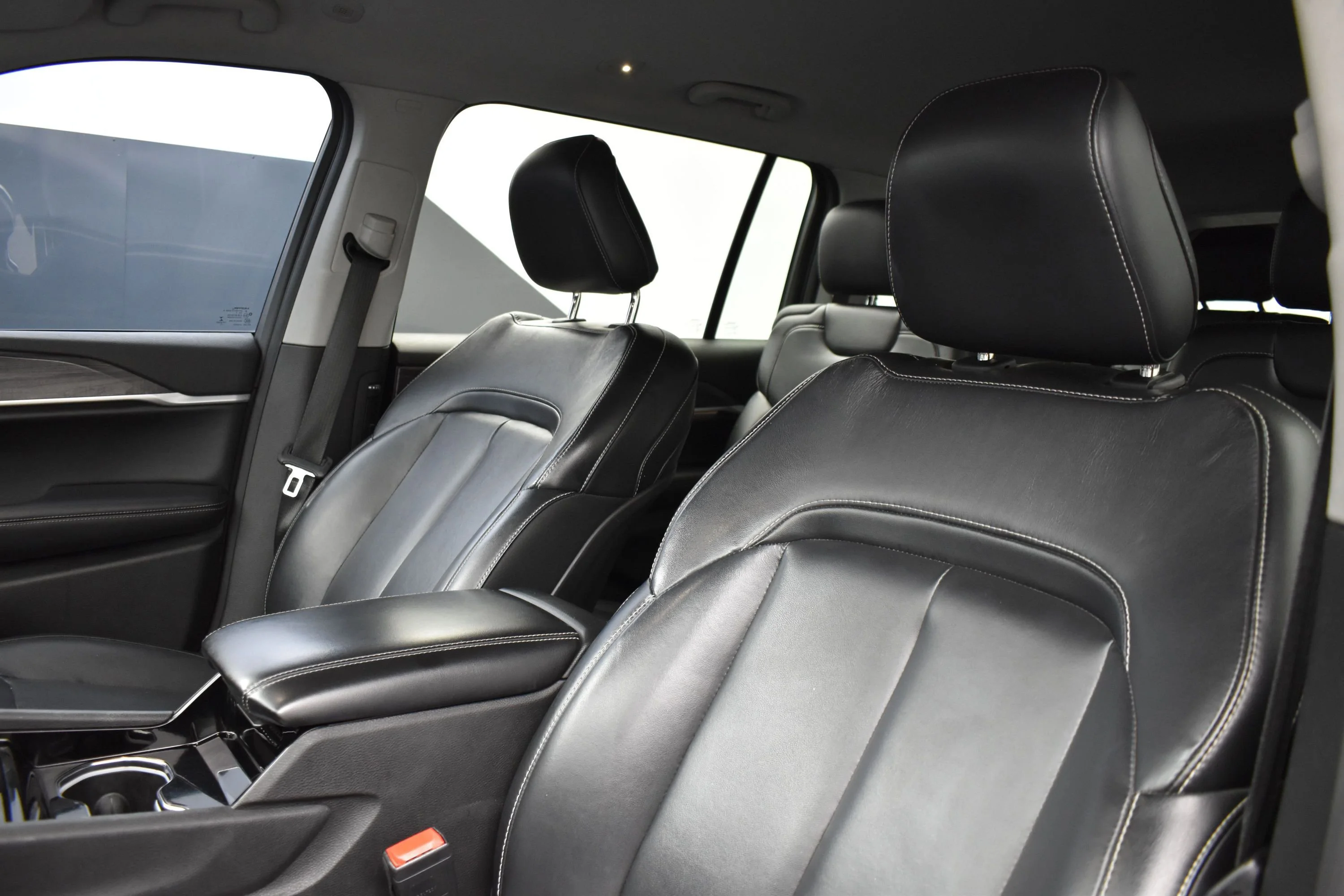 Used 2021 Diamond Black Crystal Pearlcoat Jeep Limited image 12