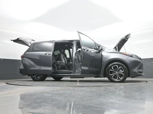2025 Toyota Sienna Platinum - Photo 31