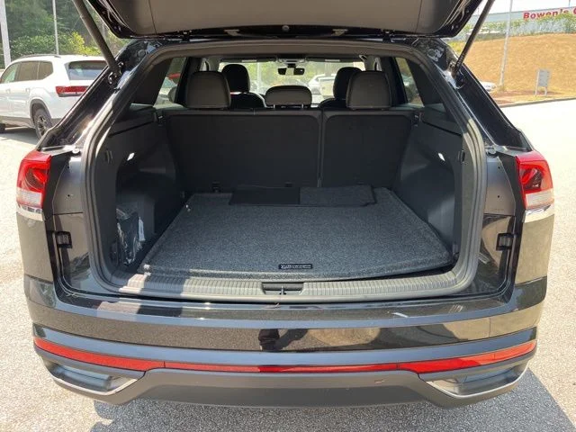 New 2026 Black Volkswagen 2.0T SE image 20