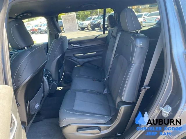 Used 2024 Gray Jeep Laredo image 21
