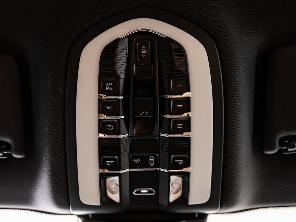 Used 2025 Volcano Grey Metallic Porsche  image 38