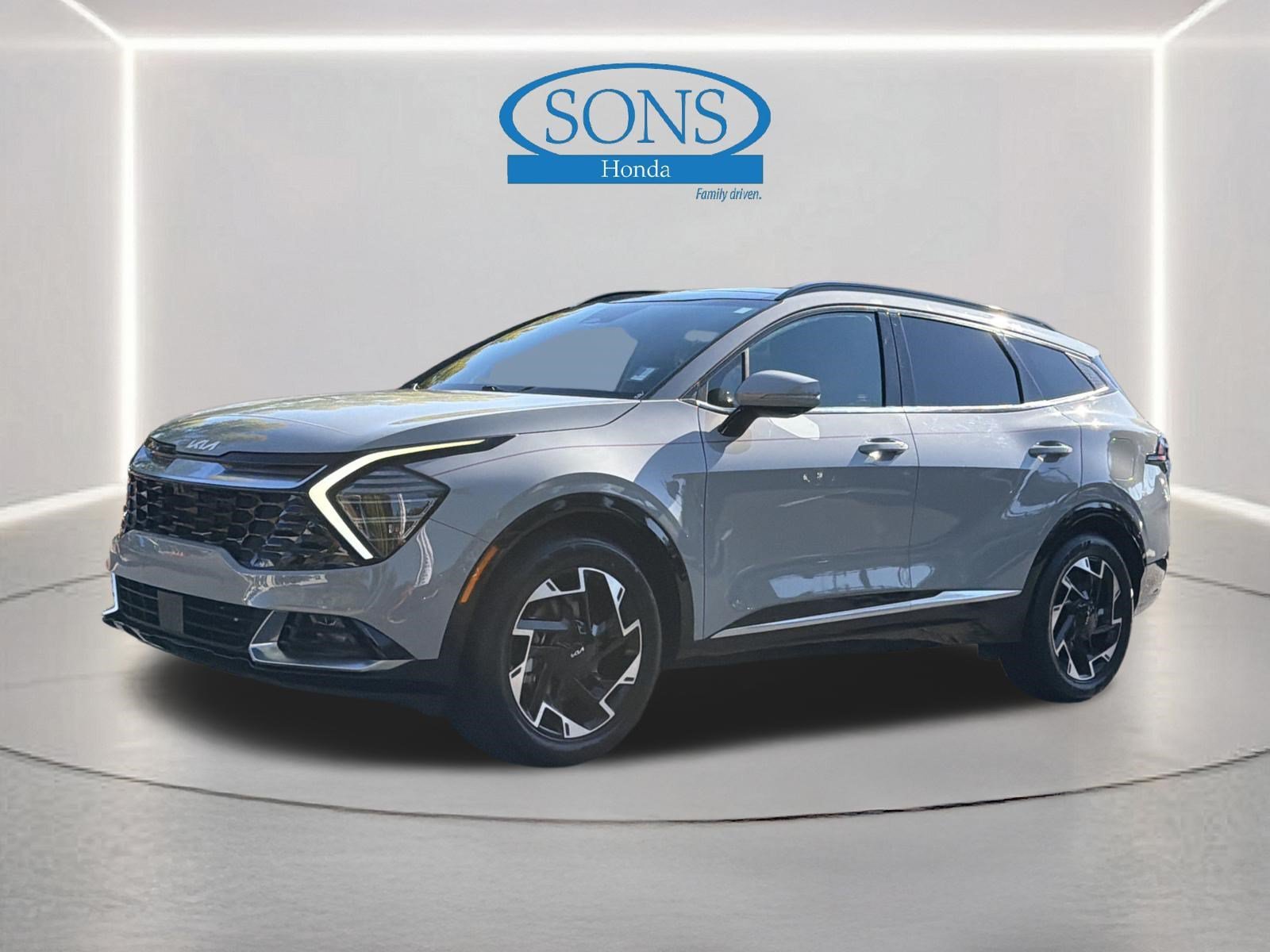 Used 2023 Wolf Gray Kia SX-Prestige image 21