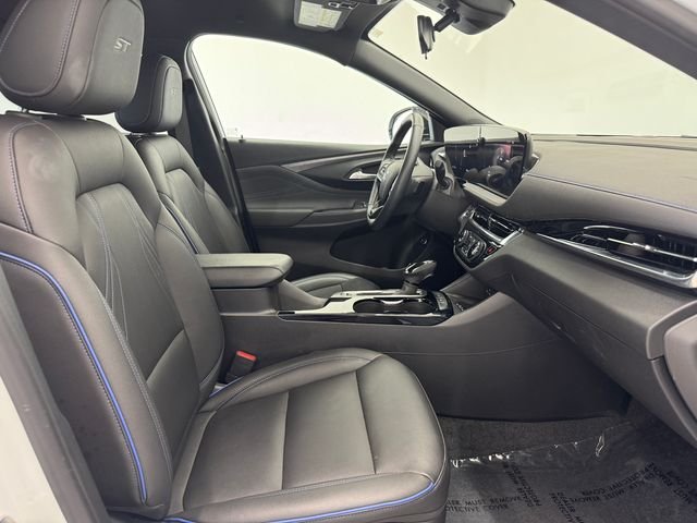 Used 2025 Summit White Buick Sport Touring image 18