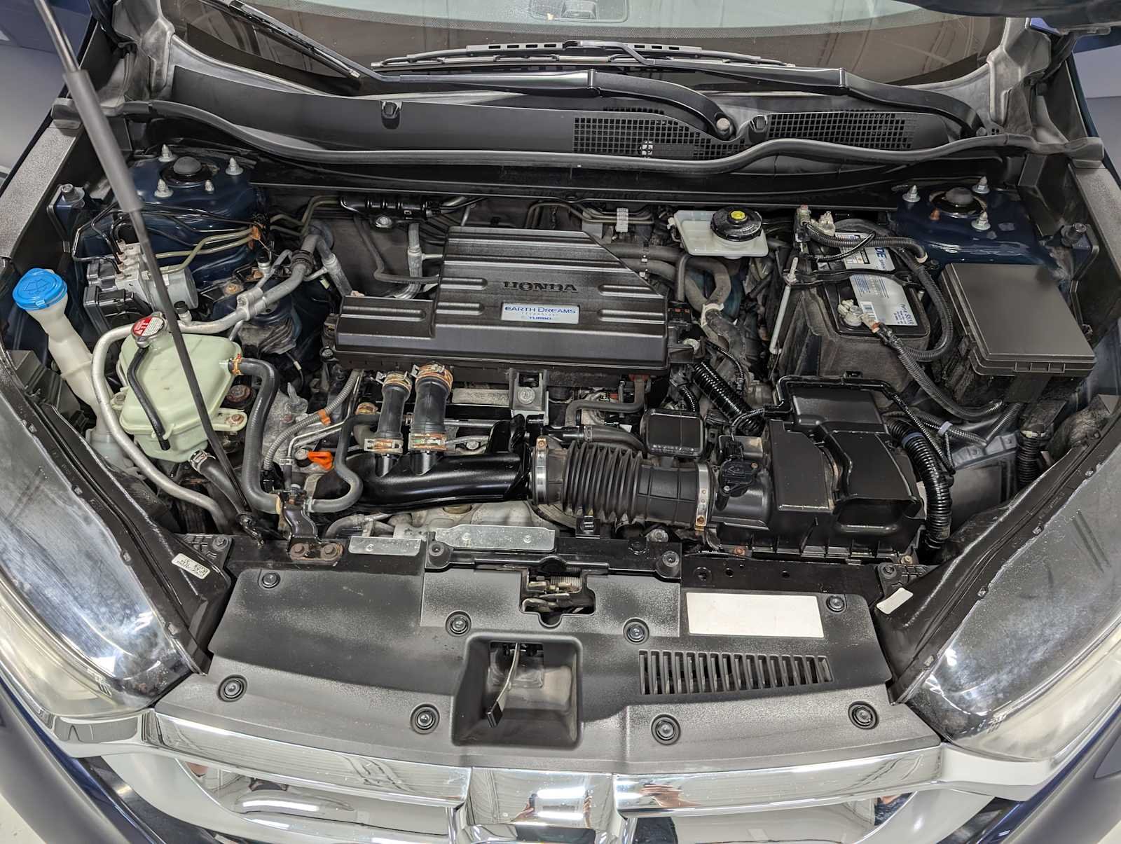 Used 2018 Obsidian Blue Pearl Honda Touring image 14