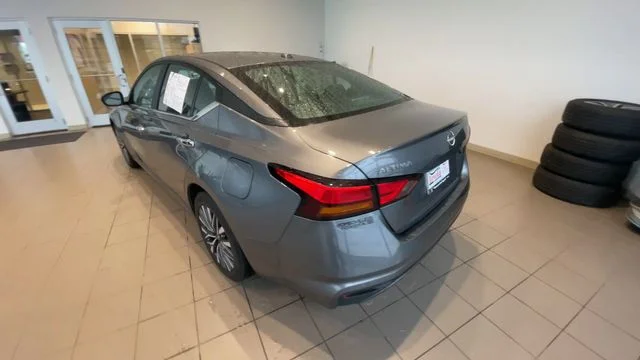 2025 Nissan Altima SV - Photo 8